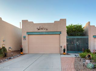 353 N Royal Bell Dr, Green Valley, AZ 85614