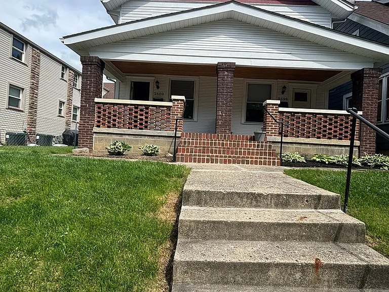 2598-2600 Dayton Ave — Photo 32