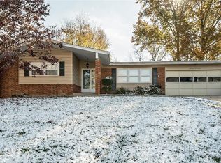1206 Fieldhurst Dr, Ballwin, MO