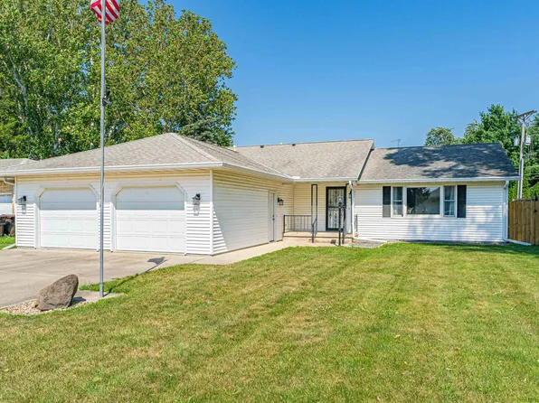 1008 N State St, Lincoln, IL 62656