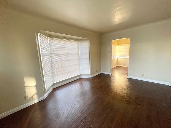 3rd image of 1225 S Garfield Ave #1B-1Ba-700Sqft