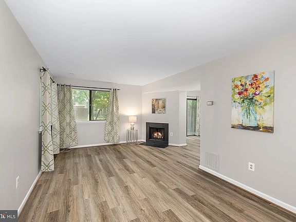 3rd image of 10673 Spring Oak Ct