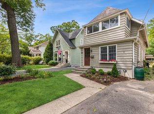 412 E Prospect Ave, Lake Bluff, IL 60044