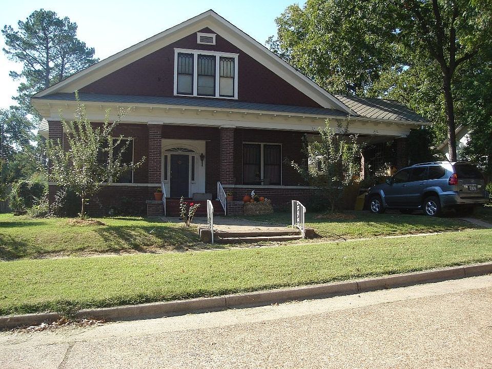 1st image of 1620 Elm St