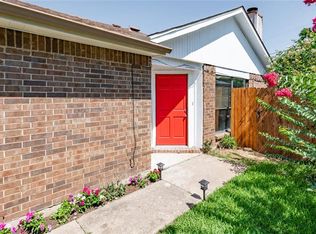 322 Gregory Ln, Grand Prairie, TX 75052