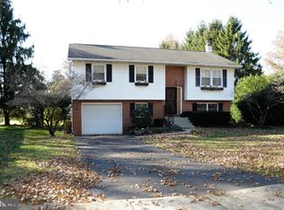 566 Caboose Dr, Quakertown, PA 18951