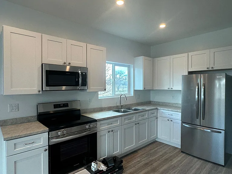 1115 E Carpenter St — Photo 4