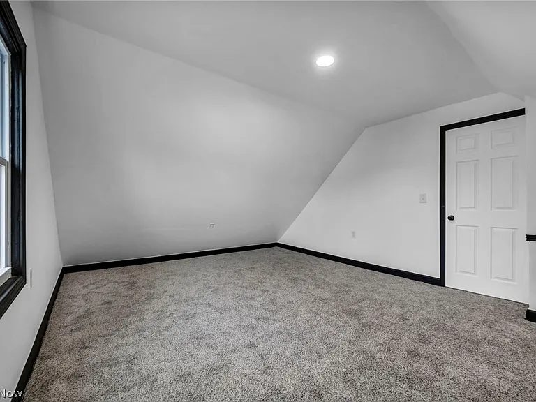 12001 Oakview Ave #UP — Photo 7