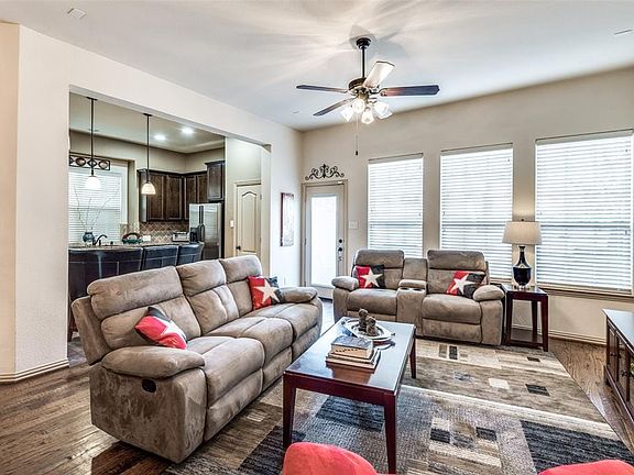 5th image of 3833 Marcillia Cir