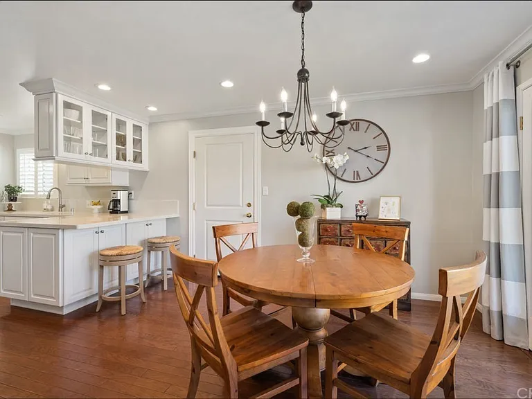 440 Country Club Dr — Photo 8