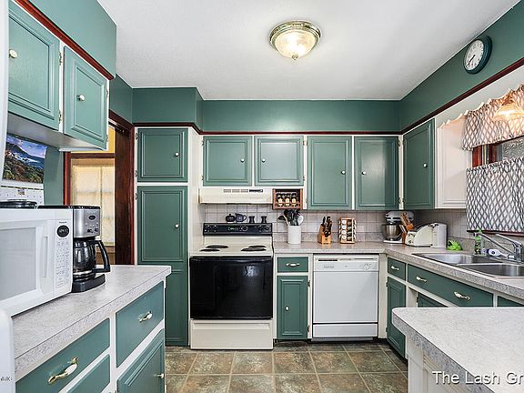 4th image of 2659 Madelyn Dr SW