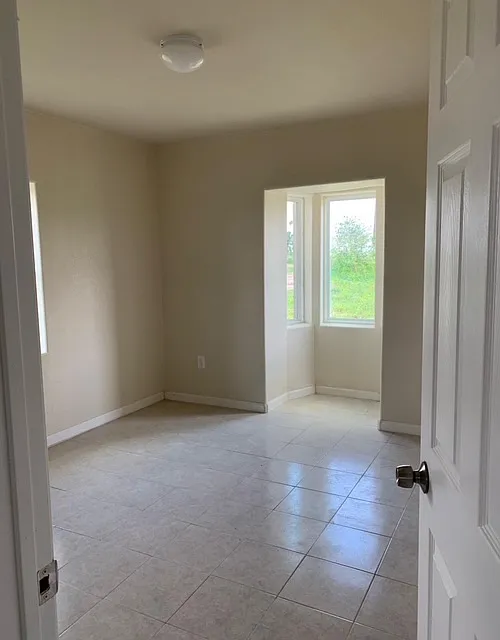 2 bed, $850 — Photo 3