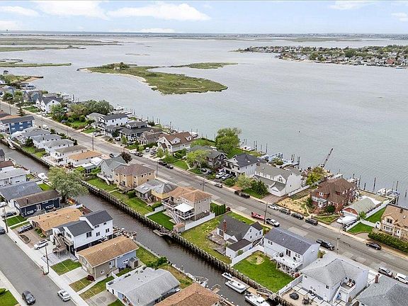 3rd image of 801 S Long Beach Avenue