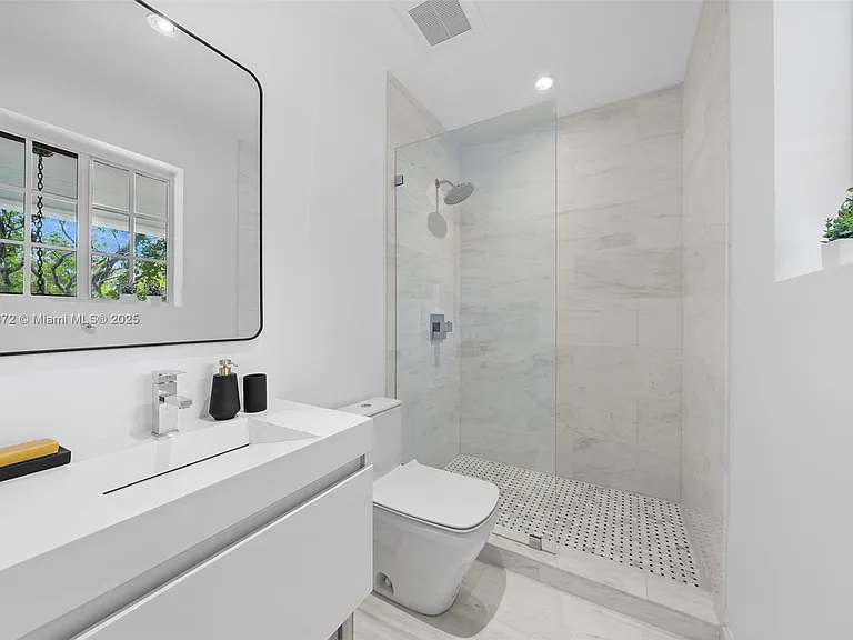575 Bay Point Rd — Photo 60
