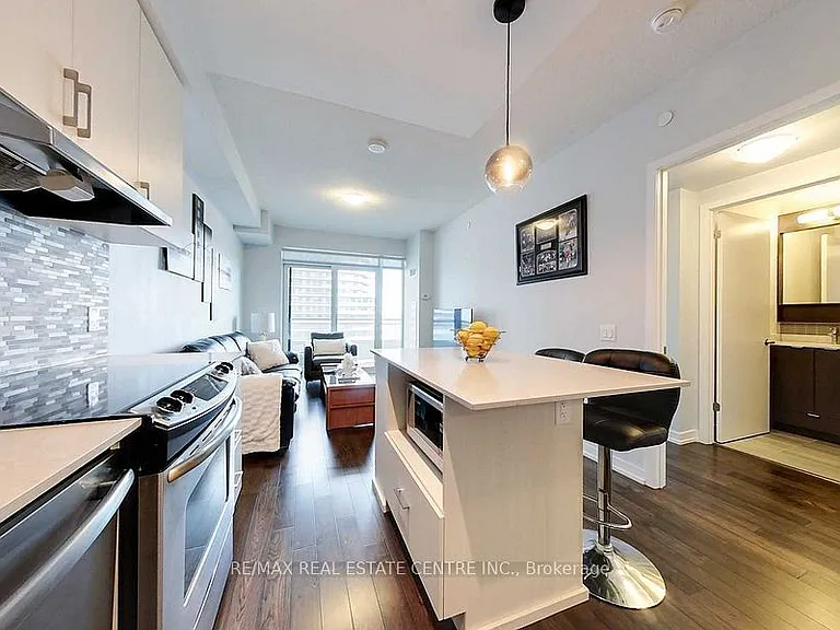 2560 Eglinton Ave W #903 — Photo 5