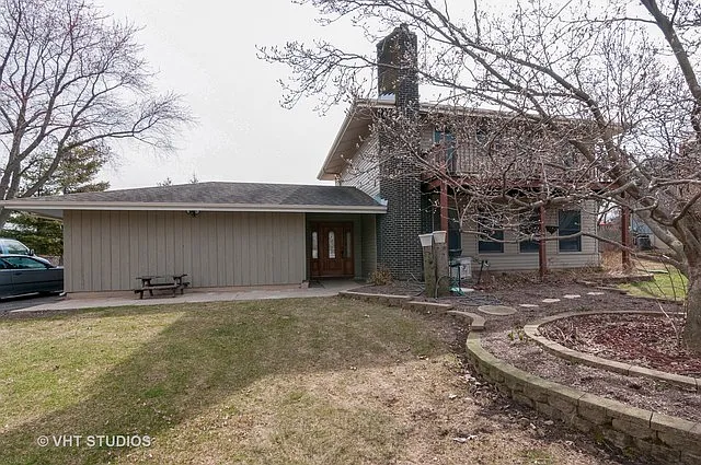 14 Mayflower Dr photo 1