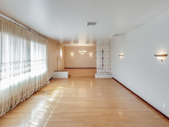 5th image of 3001 Fillmore Ave