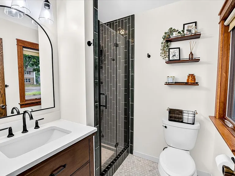 18 Cathy Ct — Photo 27