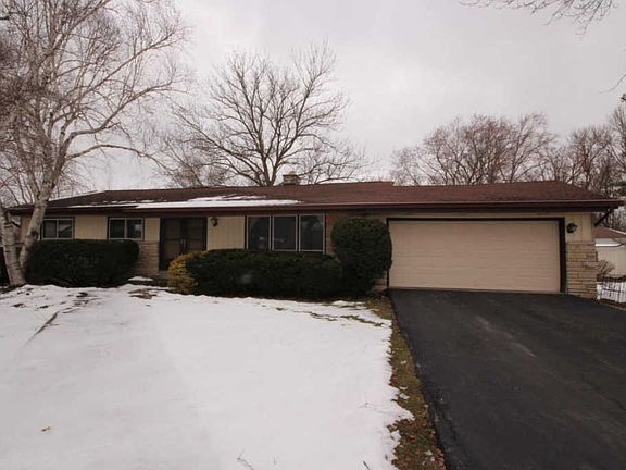 2nd image of W142N6909 Oakwood Dr