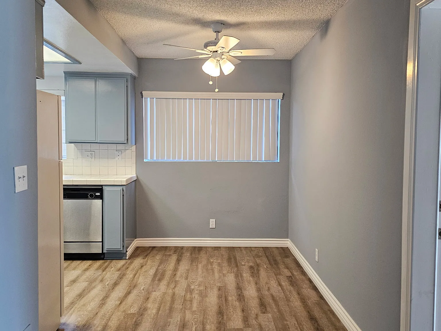 2 bed, 915 sqft, $2,850 — Photo 3