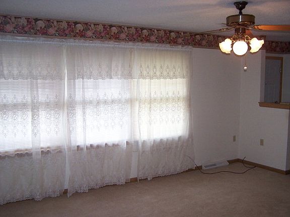 4th image of 611 W Forest Ave