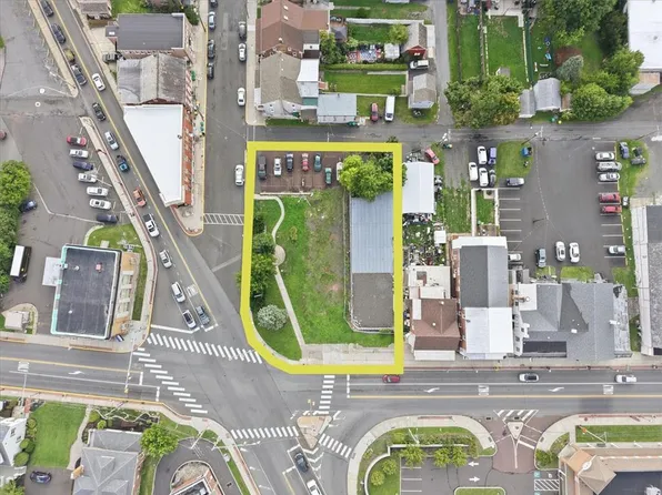 369 Main St, Pennsburg, PA 18073