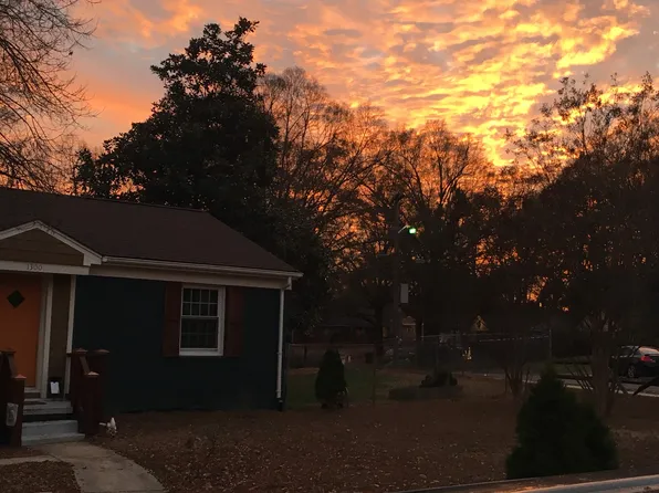 1300 Meadow Ln, Charlotte, NC 28205