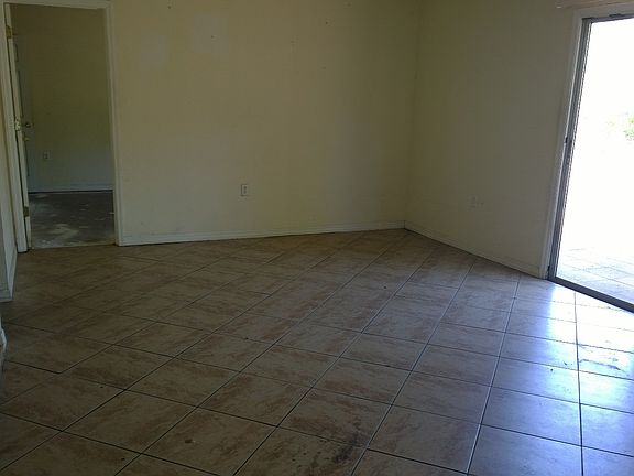 4th image of 1754 Catalina Blvd