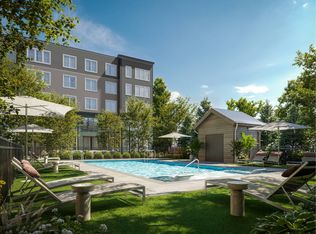 Alta 412 at Abington Station, Abington, MA 02351