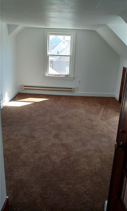 2nd image of 252B E Bayview Blvd