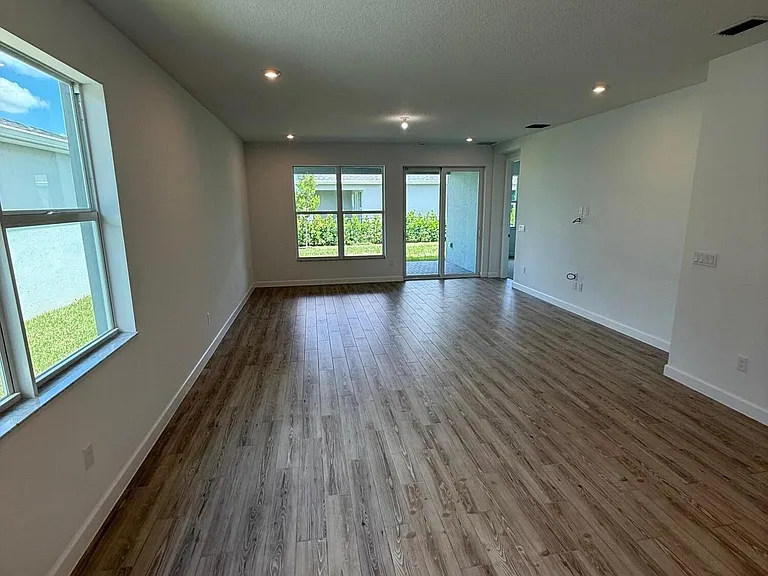 9555 SW Indra Way — Photo 11