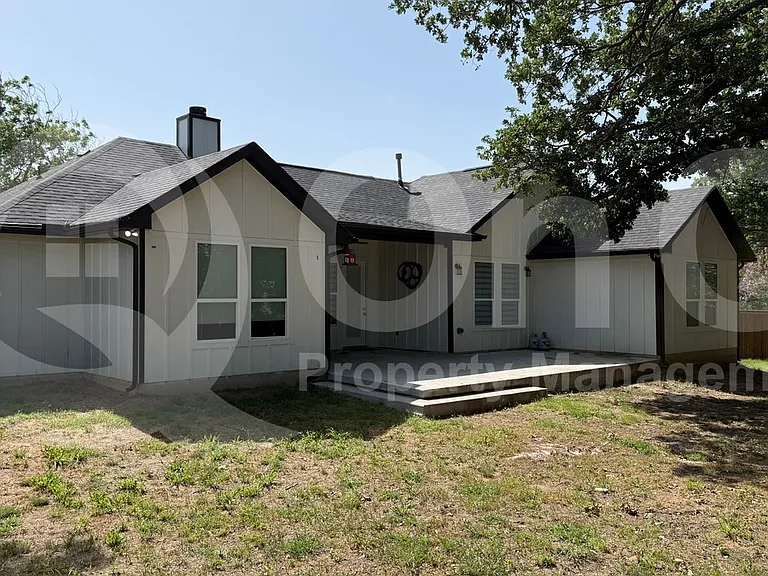 821 Vickie Dr — Photo 22