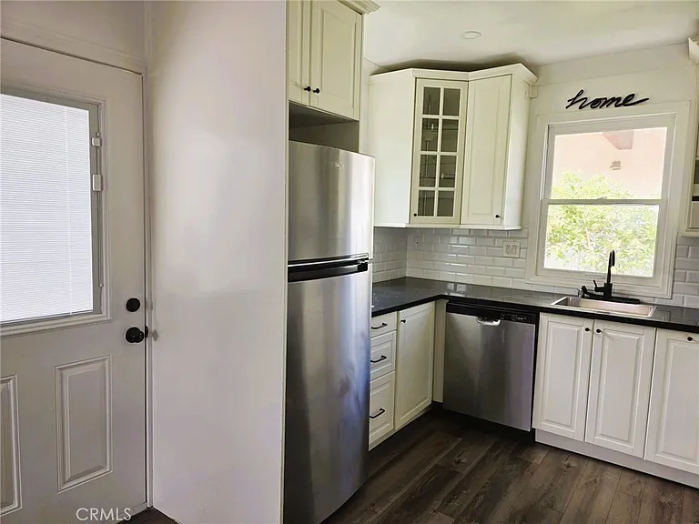 501 Avenue B #C — Photo 5