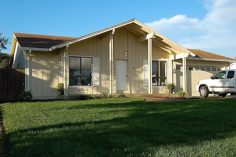 1404 Swift Ct photo 1