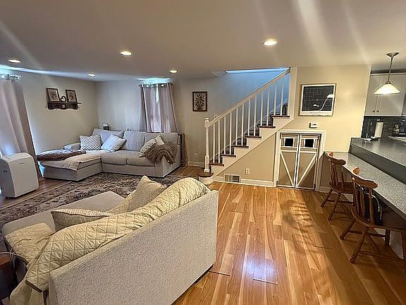 4th image of 1220 N Union St