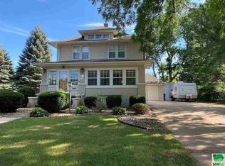 1134 10th St, Sheldon, IA 51201