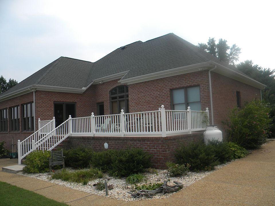 1st image of 3570 Shoreline Dr