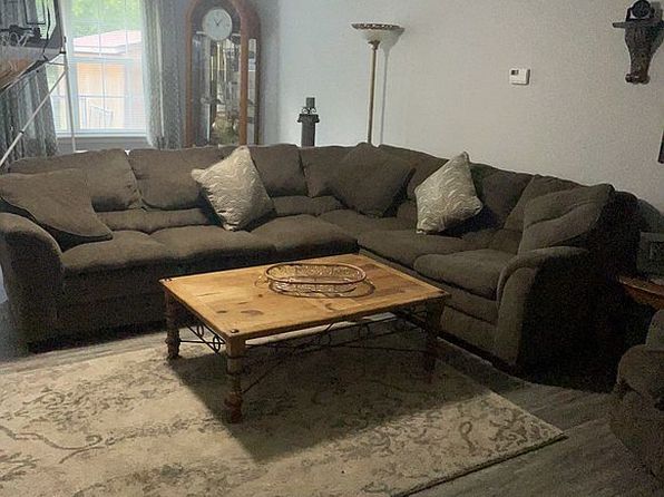 10037 Cloverleaf Dr