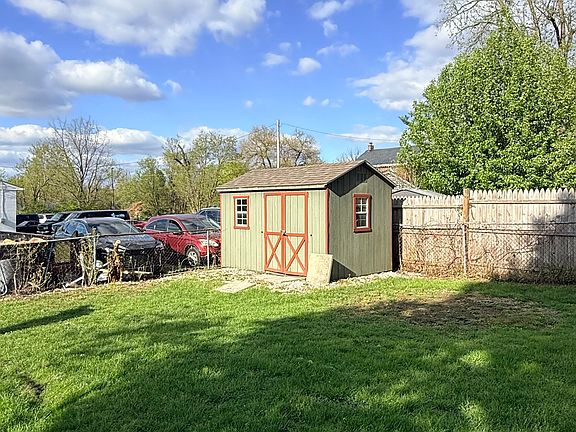 5th image of 1631 Mount Rose Ave