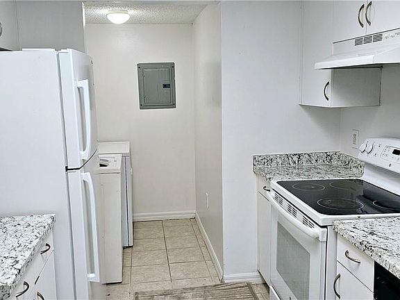 4th image of 5005 Wiles Road #303
