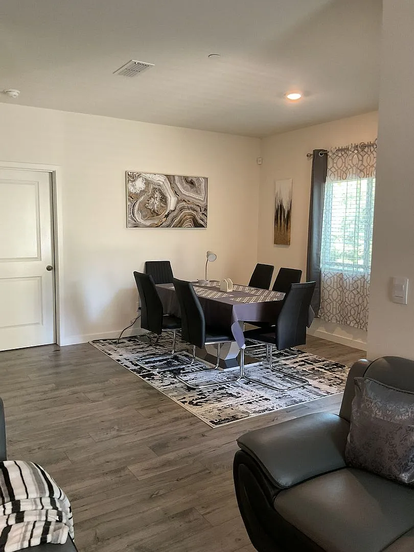 Newer Home in Established Subdivision — Photo 2