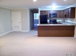 14 Willis Ave APT 2, Syosset, NY 11791