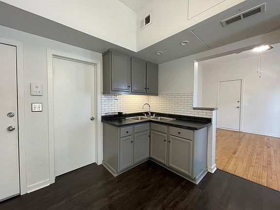 3rd image of 3559 S Winchester Ave #2R