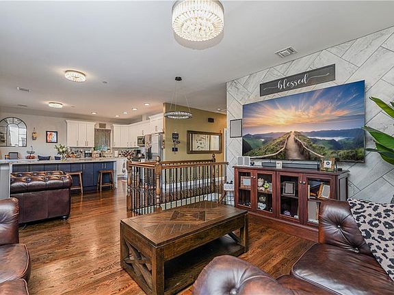 5th image of 74 Harris Ln