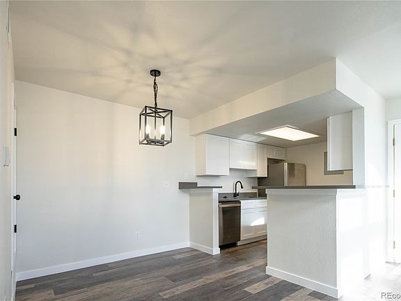 5th image of 942 S Walden St Unit 207