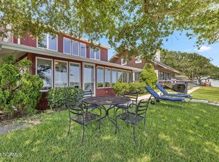 419 S Elm St, Swansboro, NC 28584