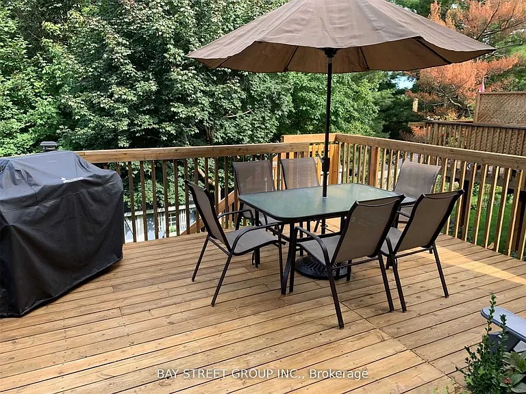 76 Mayfair Dr — Photo 8