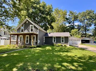 607 E Chamberlin St, Dixon, IL 61021