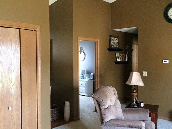 5th image of 607 E Jackson St