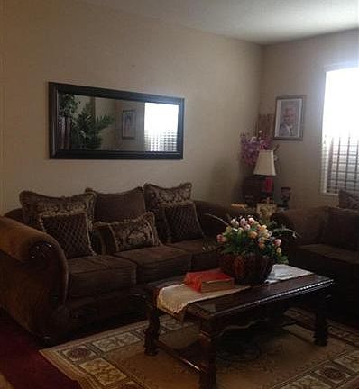 3rd image of 2944 Estrella Ave